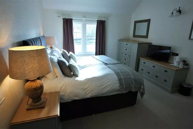 Hotelli Ravenstone Manor