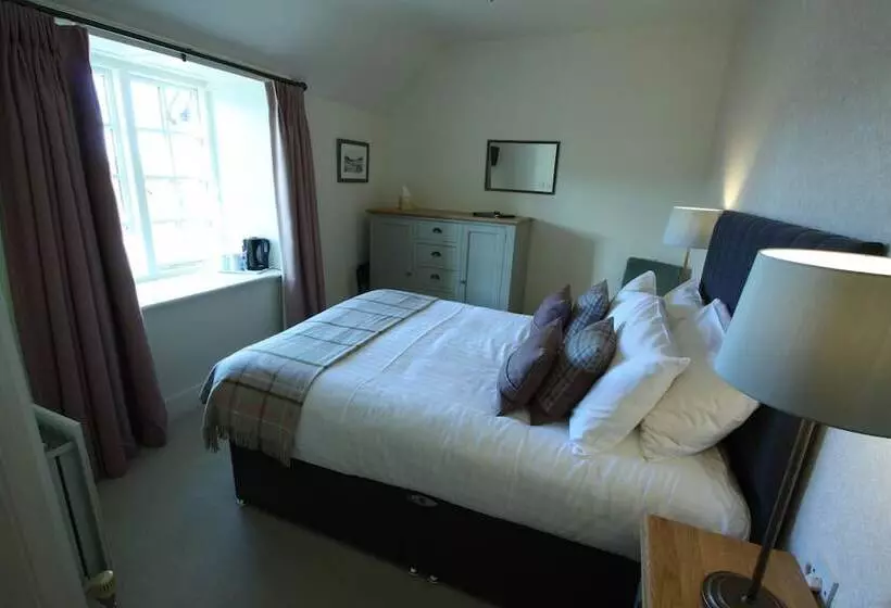 Hotelli Ravenstone Manor