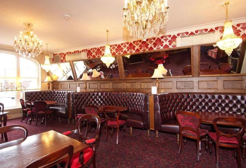 Hotel The Globe And Crown