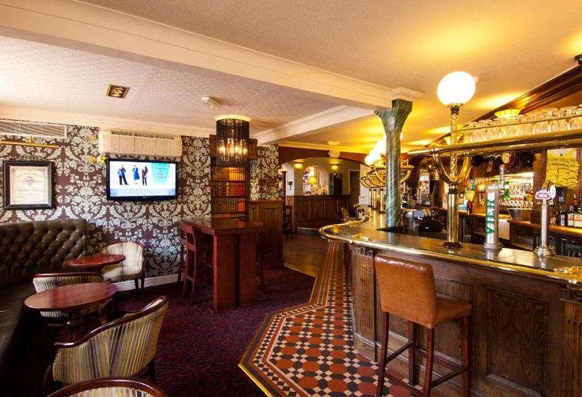 Hotel The Globe And Crown