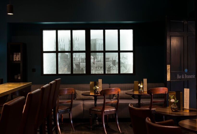 فندق The Churchill