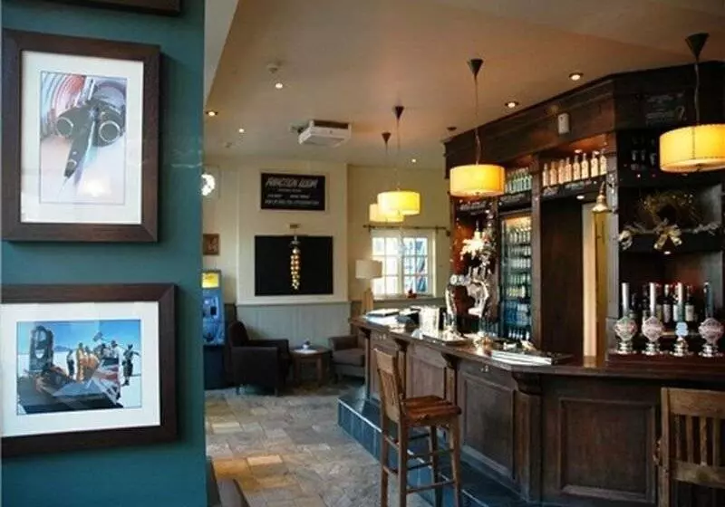 호텔 The Crown Inn