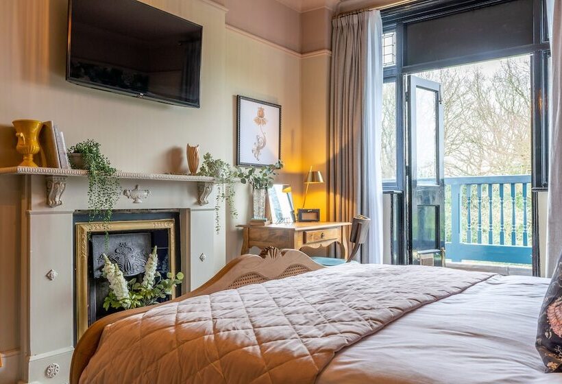 فندق The Crown Inn