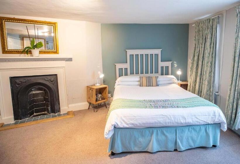 فندق Tower House Guest House