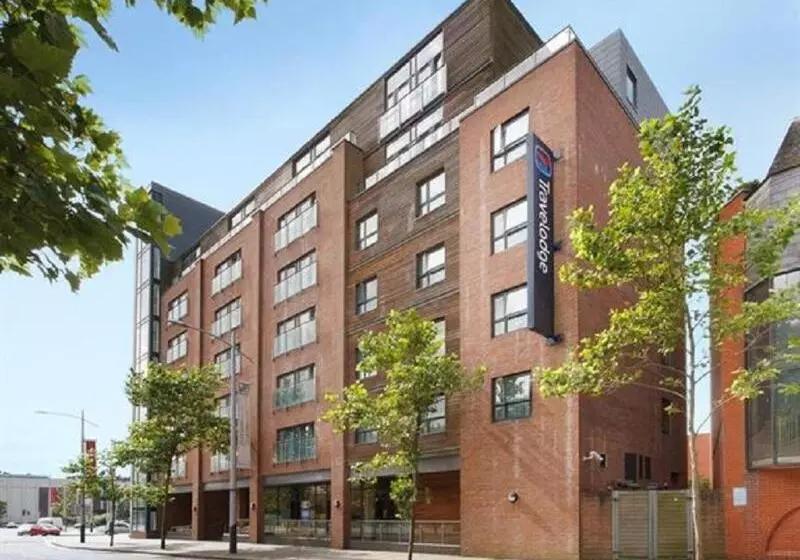 Hotel Travelodge Swansea Central