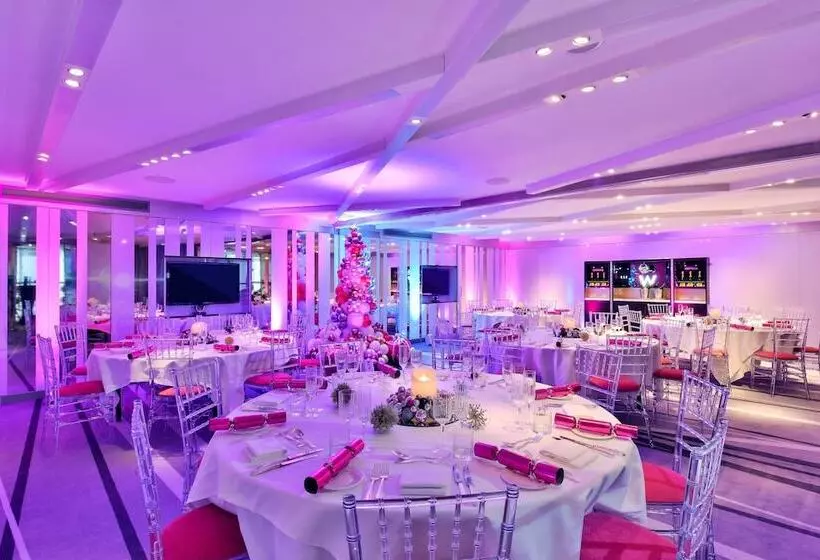 בית מלון כפרי W London