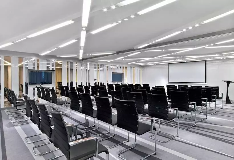 בית מלון כפרי W London