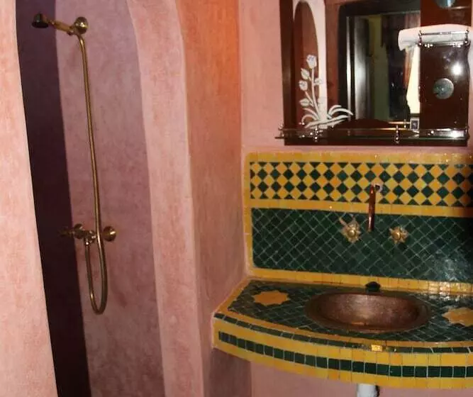 Riad Chakir Mogador