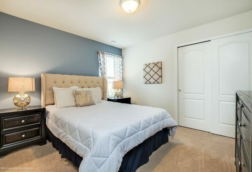 8 Bed Villa With Games, Pool & Spa