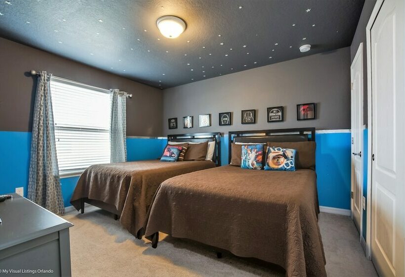 8 Bed Villa With Games, Pool & Spa