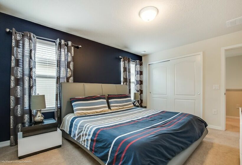 8 Bed Villa With Games, Pool & Spa