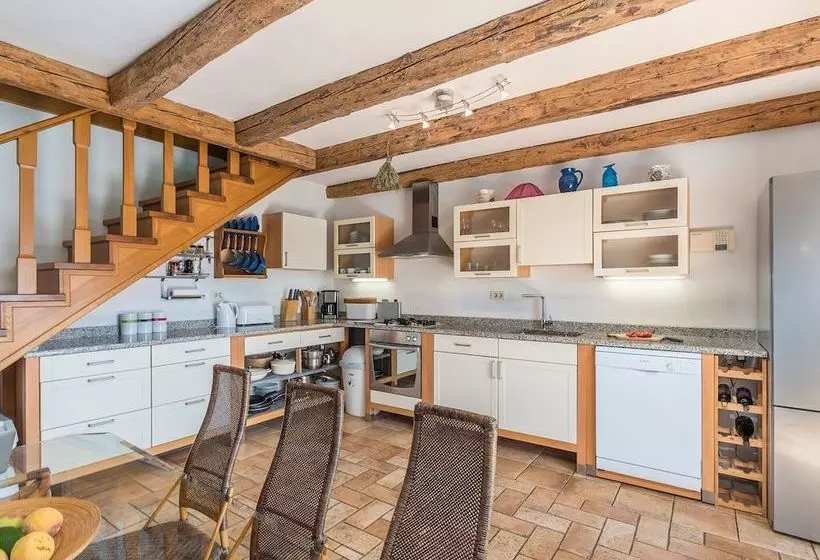 A Spacious Stone House With Heated Infinitypool, Only 20 Min. To The Sea