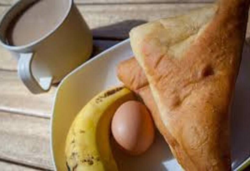 تختخواب و صبحانه Reconfort Villa Guest House