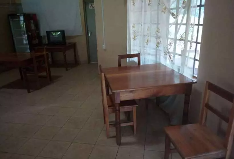 تختخواب و صبحانه Reconfort Villa Guest House