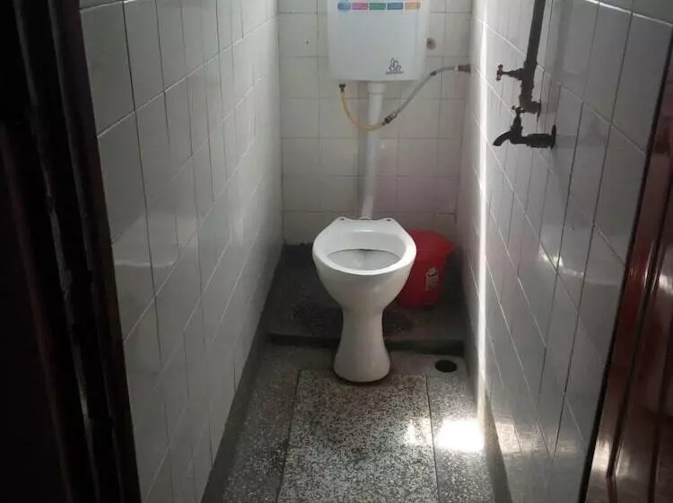 تختخواب و صبحانه Stansted Annex