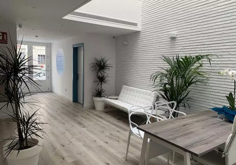 Hostelli Nerja Casual Rooms