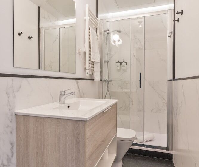 مسافرخانه Uma Suites Atocha