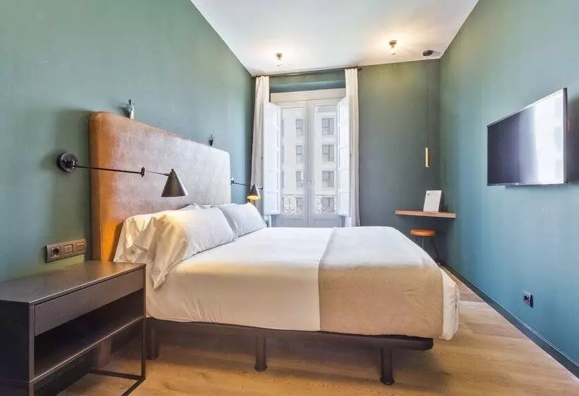 مسافرخانه Uma Suites Atocha