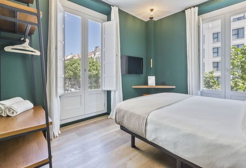 مسافرخانه Uma Suites Atocha