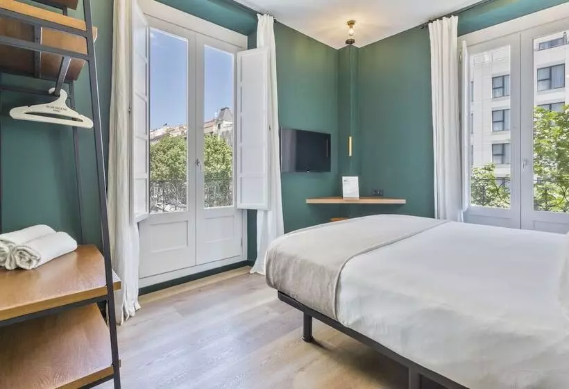 مسافرخانه Uma Suites Atocha