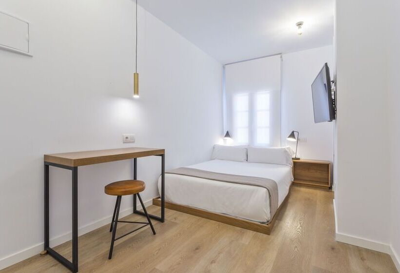 مسافرخانه Uma Suites Atocha