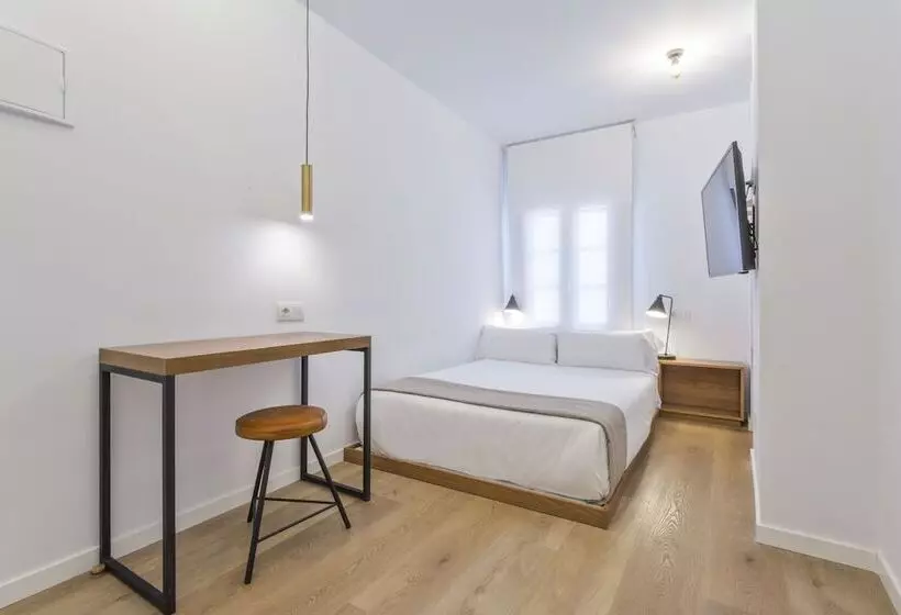 مسافرخانه Uma Suites Atocha