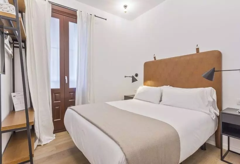 مسافرخانه Uma Suites Atocha