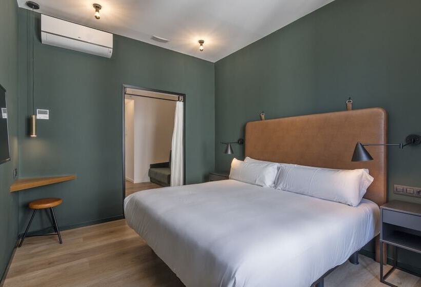 مسافرخانه Uma Suites Atocha