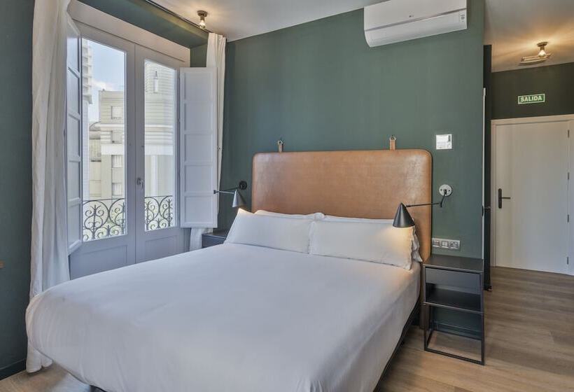 مسافرخانه Uma Suites Atocha