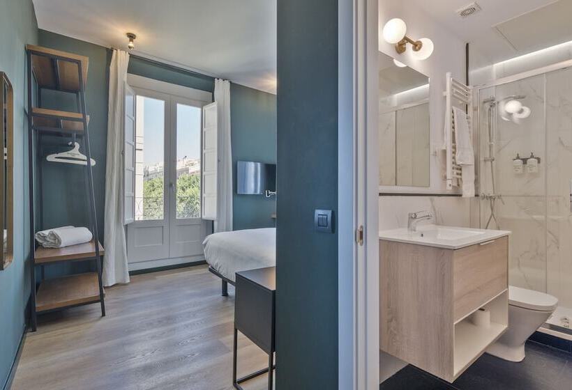 مسافرخانه Uma Suites Atocha