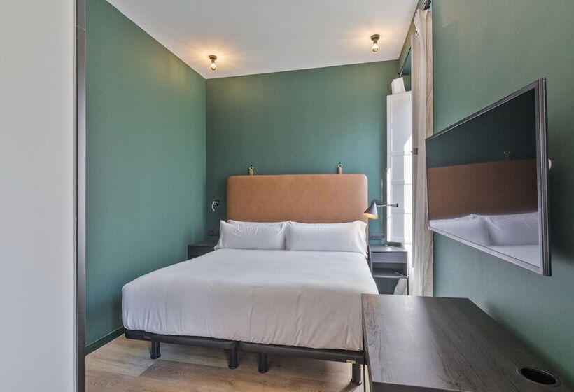 مسافرخانه Uma Suites Atocha