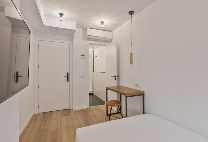 مسافرخانه Uma Suites Atocha