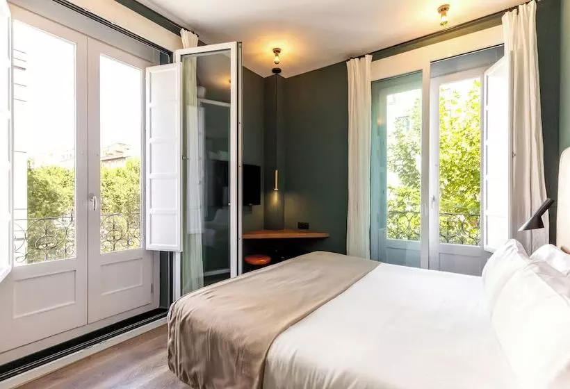 مسافرخانه Uma Suites Atocha