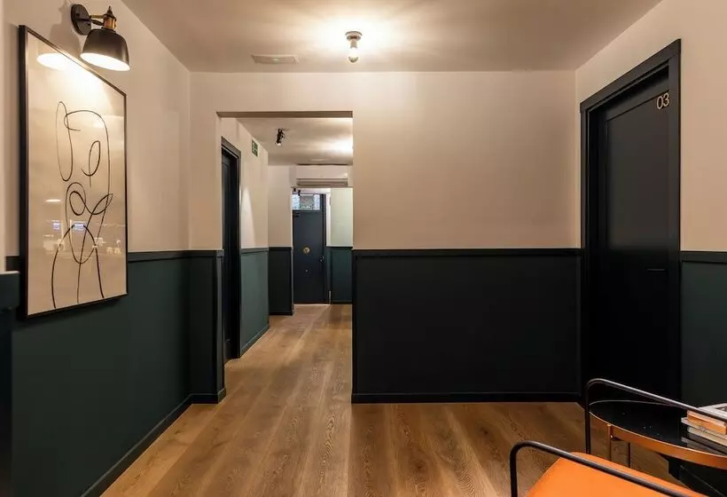 مسافرخانه Uma Suites Atocha