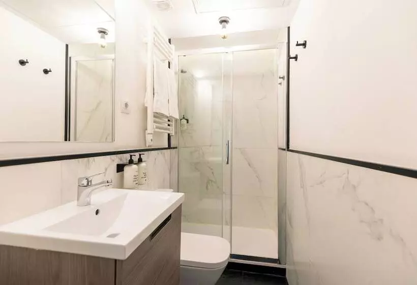 مسافرخانه Uma Suites Atocha