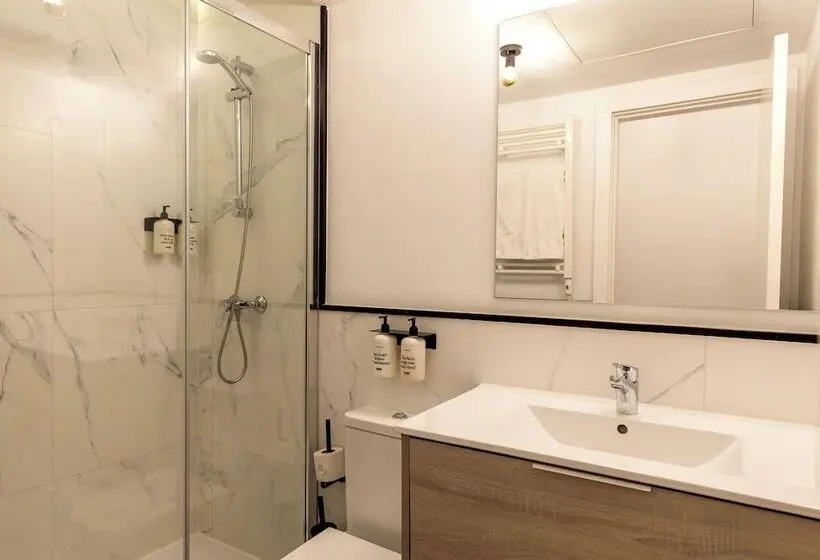 مسافرخانه Uma Suites Atocha