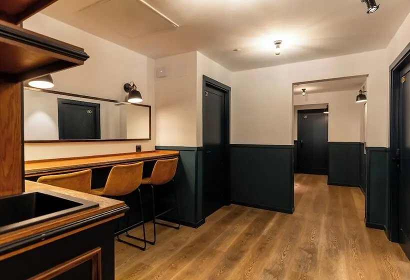مسافرخانه Uma Suites Atocha
