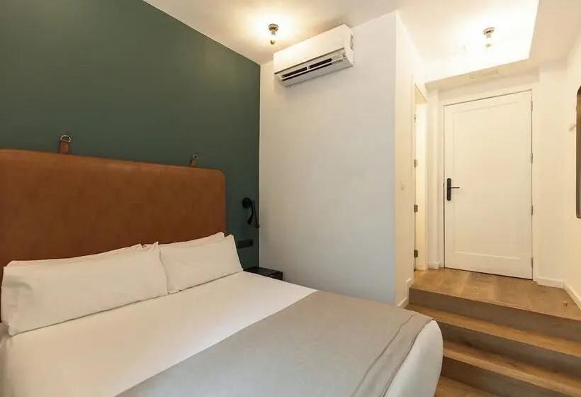 مسافرخانه Uma Suites Atocha