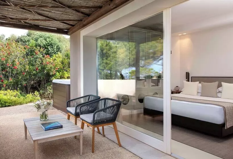 ホテル Baia Di Chia Resort Sardinia, Curio Collection By Hilton