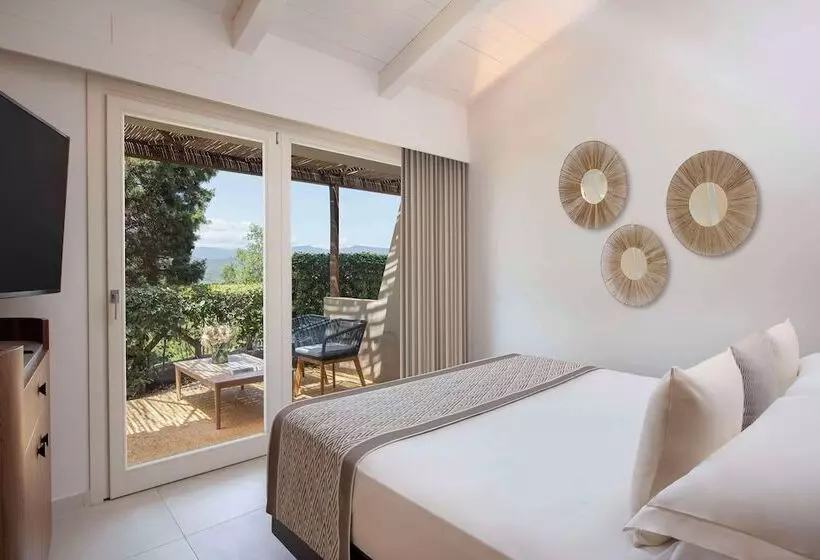 ホテル Baia Di Chia Resort Sardinia, Curio Collection By Hilton