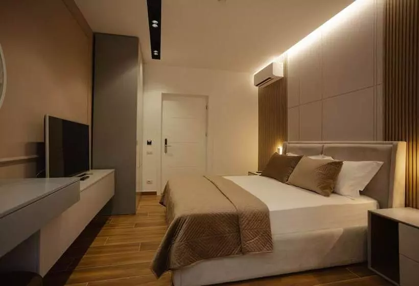 ホテル Kompleksi Royal