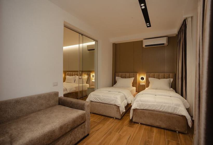 בית מלון כפרי Kompleksi Royal