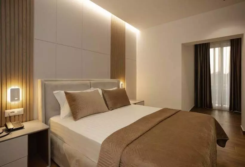 ホテル Kompleksi Royal