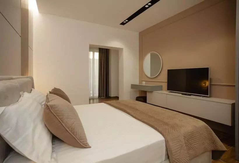 ホテル Kompleksi Royal