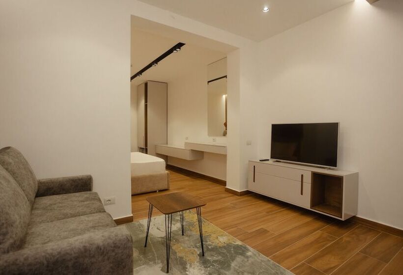 בית מלון כפרי Kompleksi Royal