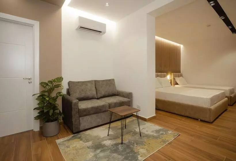 ホテル Kompleksi Royal