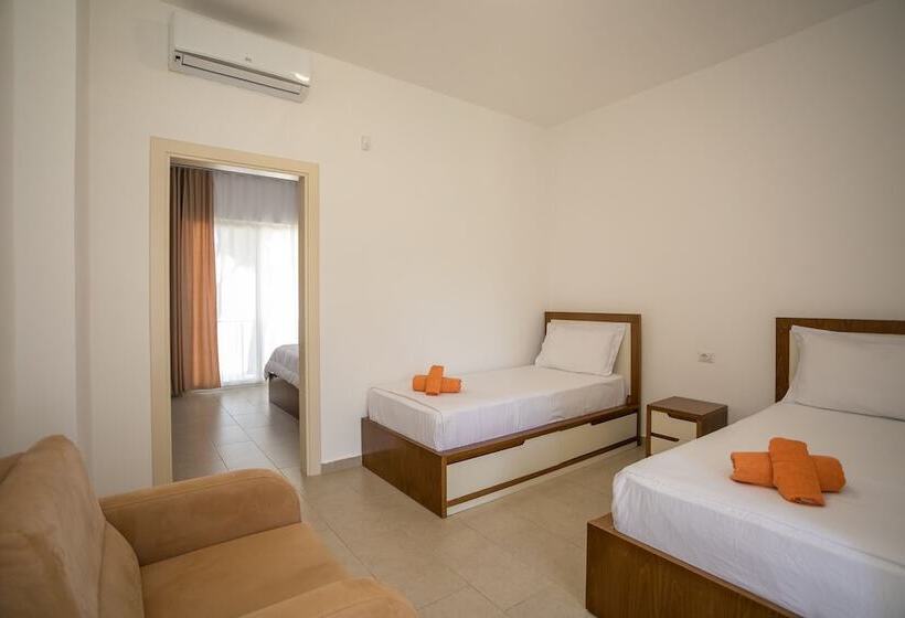 בית מלון כפרי Kompleksi Royal