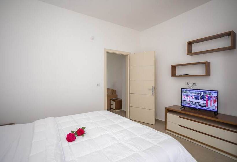 בית מלון כפרי Kompleksi Royal