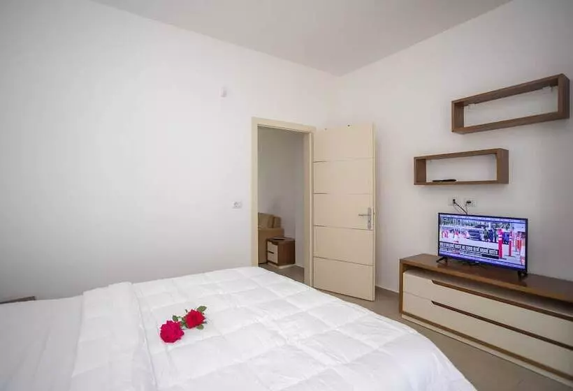 ホテル Kompleksi Royal