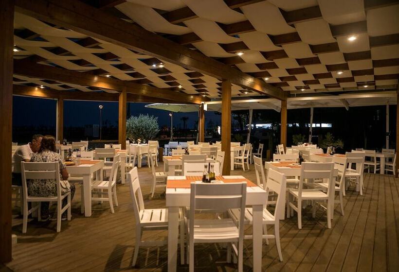 בית מלון כפרי Kompleksi Royal